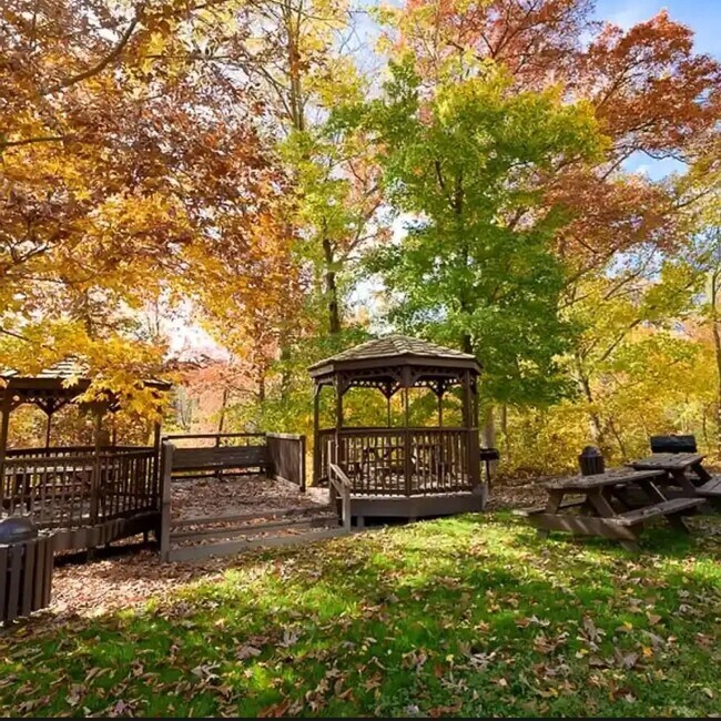 5901 Mount Eagle Dr unit 817, Alexandria, VA 22303 - photo 6