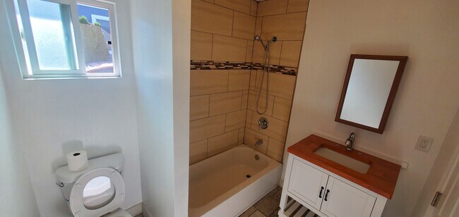 956 E 55th St, Los Angeles, CA 90011 - photo 7