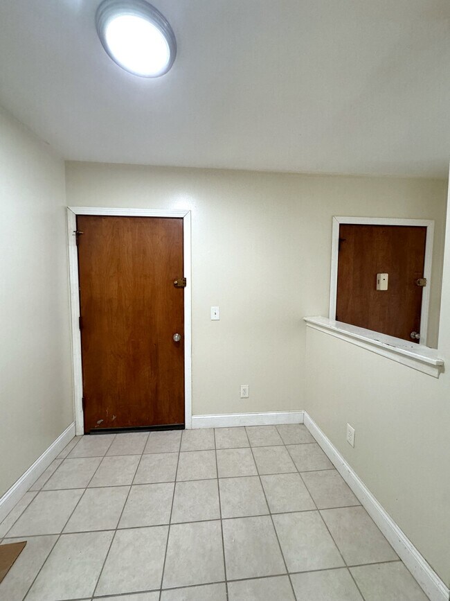580 Bridge St unit 12, North Weymouth, MA 02191 - photo 4