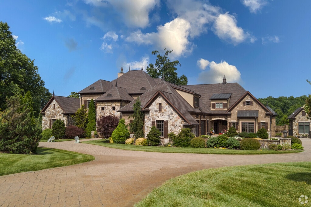 4001 Neuse Ct, Greensboro, NC 27407 MLS 1114730