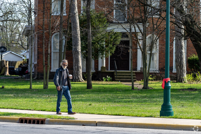 Elkhart's Indiana neighborhood is a few minutes walk from shops located downtown.