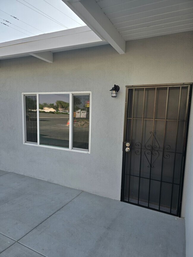 NEWLY RENOVATED, Quartz Counters & Stainless Steel Appliances, Fullerton, CA 92833 - photo 5