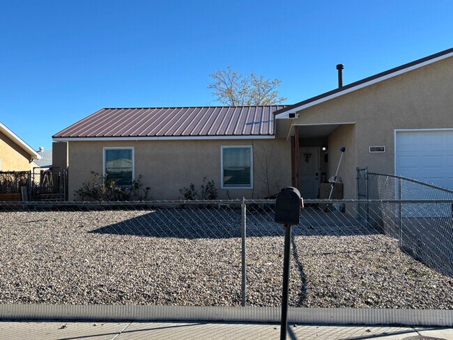 856 Lancelot St SW, Los Lunas, NM 87031 - photo 4
