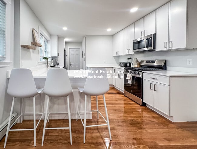 65-67-67 St James Cir, Newton, MA 02458 - photo 3