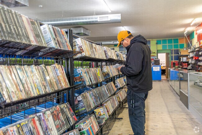 Gameroom Omaha provides Clairemont Heights locals with arcade and board games.