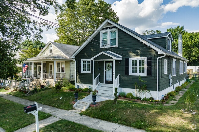 An elegant residence in Fieldsboro offers stunning views and a serene natural setting.