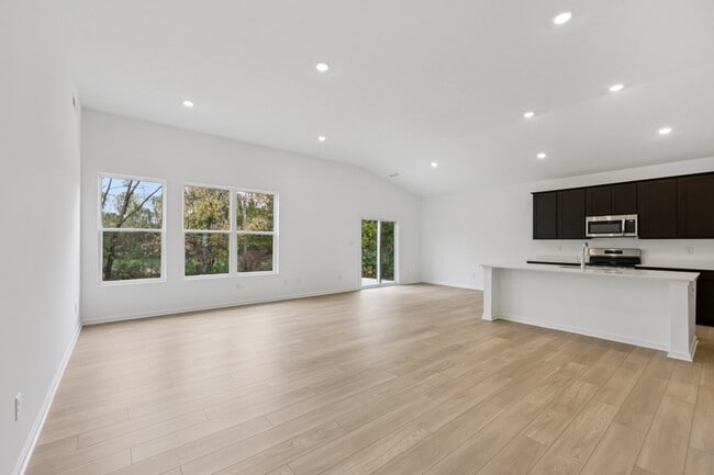 4702 Little Pearl Ln, Indianapolis, IN 46235 - photo 3