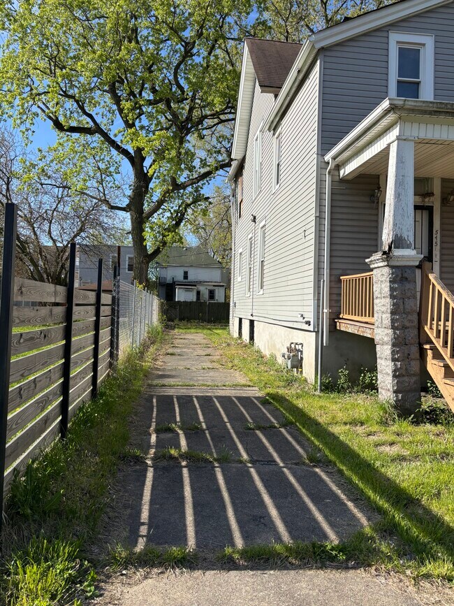 545 W 62nd St unit 2, Chicago, IL 60621 - photo 6