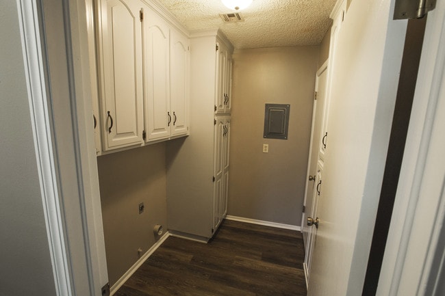 4017 Sheridan Rd unit 4001 D, Bartlesville, OK 74006 - photo 4