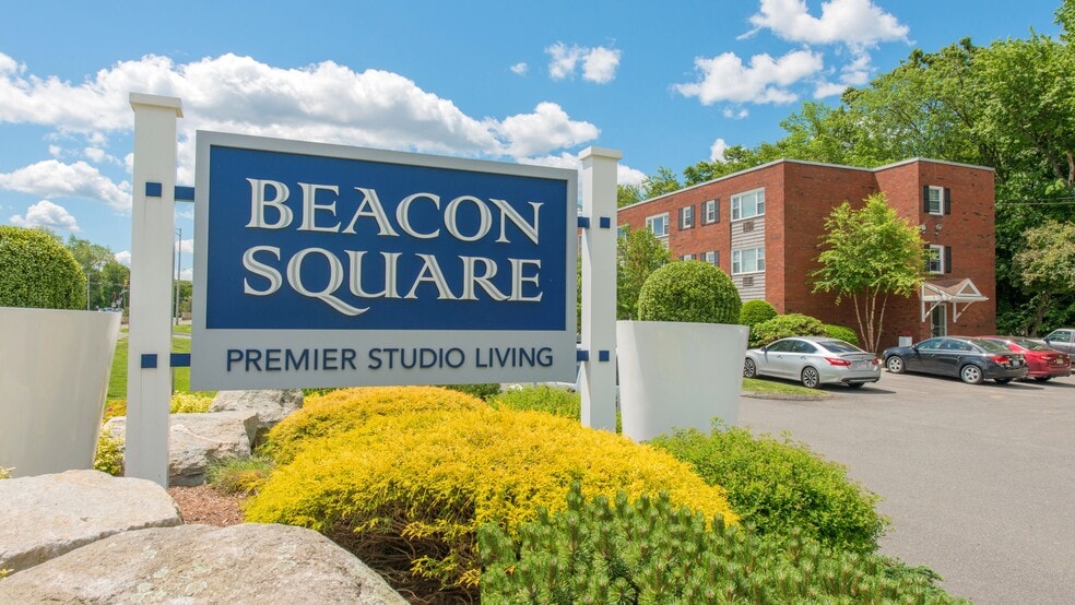 Beacon Square, Chicopee, MA 01020 - photo 1
