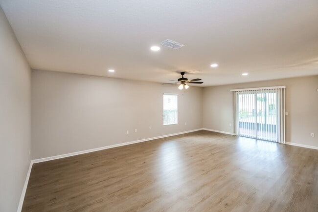 3227 Canyon Falls Dr, Green Cove Springs, FL 32043 - photo 3