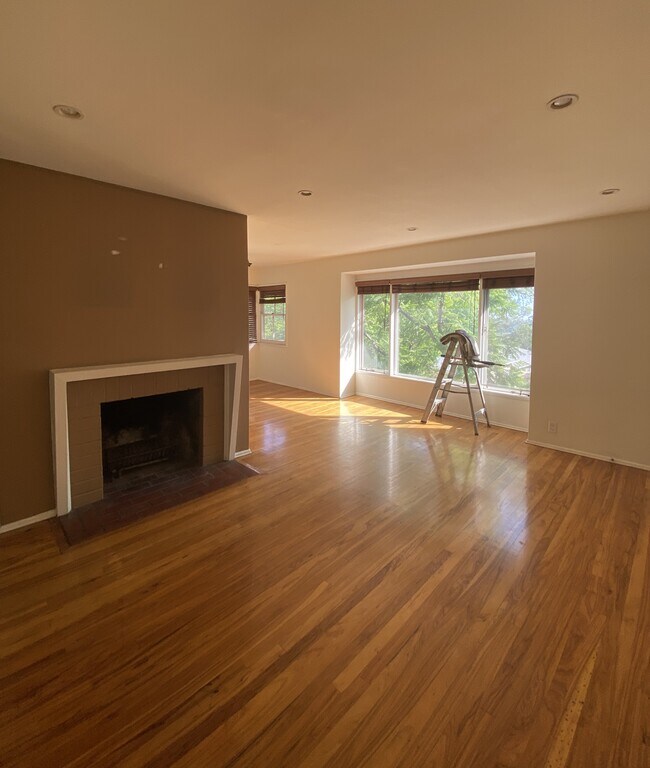 248 Mockingbird Ln Unit 4, South Pasadena, CA 91030