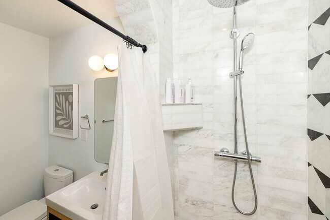 1510 Race St unit ID1056152P, Cincinnati, OH 45202 - photo 6