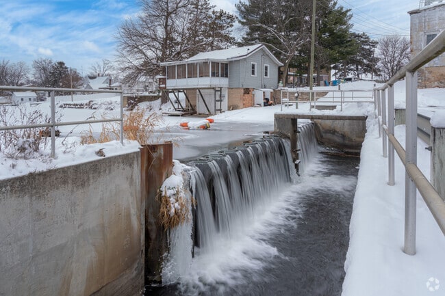 The cascade at the Pearl Island Dam is beautiful all year round.