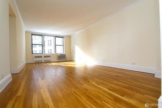 319 W 13th St, New York, NY 10014