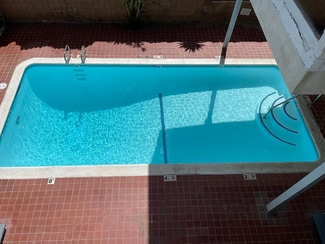 2122 Ocean Park Blvd, Santa Monica, CA 90405