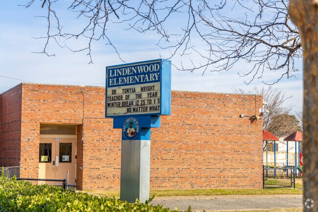 Lindenwood Elementary supports Lafayette-Winona students with a welcoming academic atmosphere.