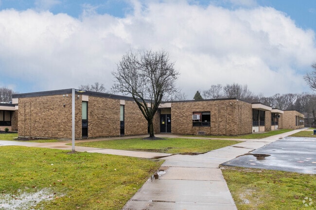The student-teacher ratio at Martin Luther King School is 15 to 1.