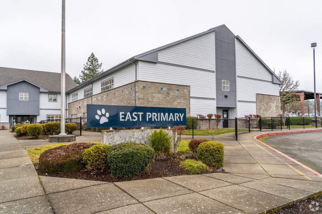 East Sutherlin Primary School serves grades K-5.