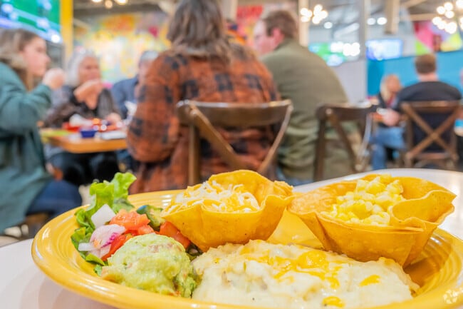 Hidalgo's Mexican Cantina provides Oak Brook locals with delicious tacos.