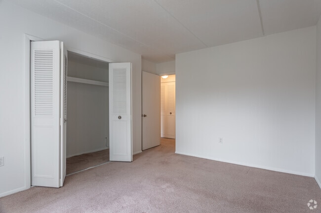 Columbia Square, North Olmsted, OH 44070 - photo 6