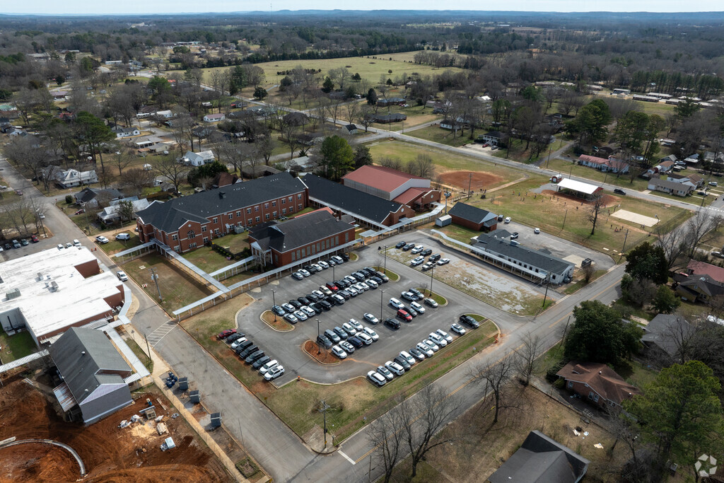 Moulton Middle School is a great place to learn.
