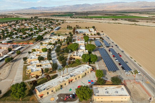 Valle Del Sol Elementary School scores a C- on Niche.