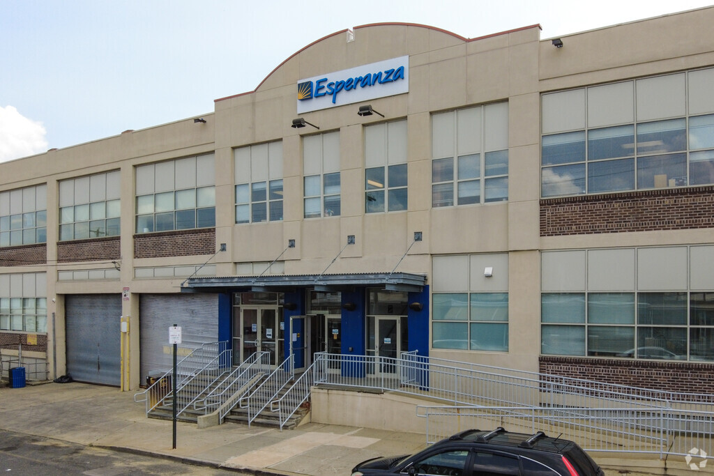 Esperanza Cyber Charter School is in the Feltonville neighborhood and your children can attend this school.
