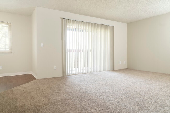 Los Altos Apartments, Tacoma, WA 98409 - photo 6