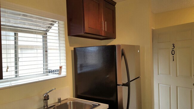 Chateau Park Casino Royale II, LLC, Inglewood, CA 90301 - photo 4