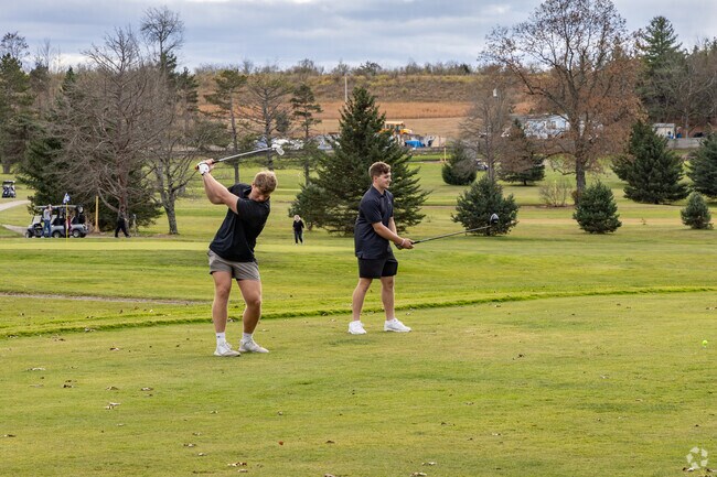 Oakbrook Golf Club hosts seasonal tournaments near Lincoln.