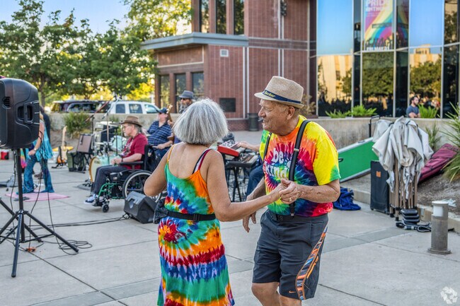 A couple grooves to Tuesday Tunes alongside Lunafish.