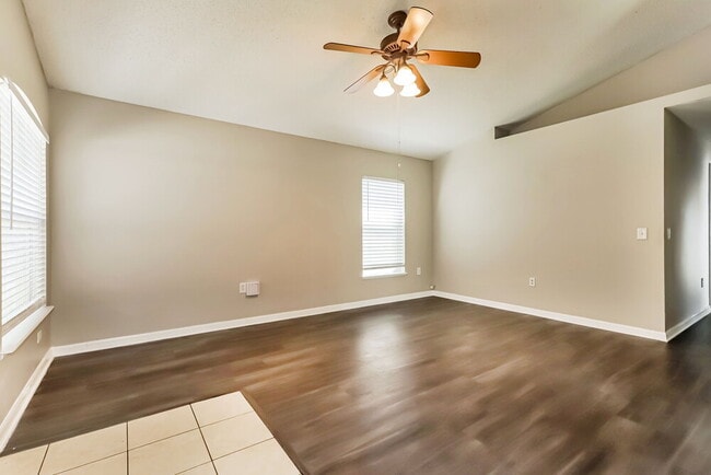 10555 Opus Dr, Riverview, FL 33579 - photo 3