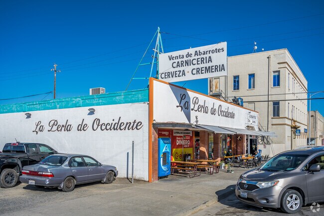 La Perla De Occidente is an authentic Mexican restaurant in downtown Orland.