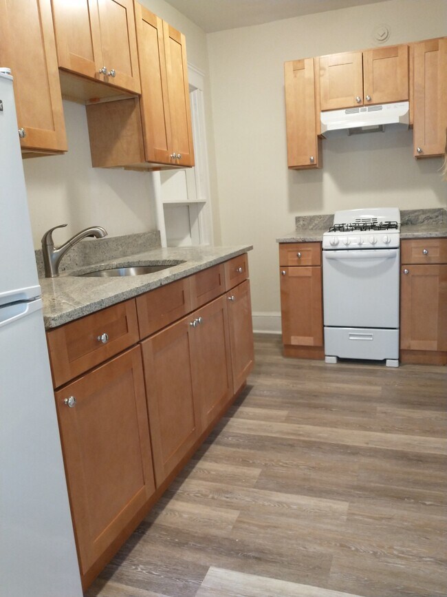 53 Fellsway W unit 7, Medford, MA 02155 - photo 2