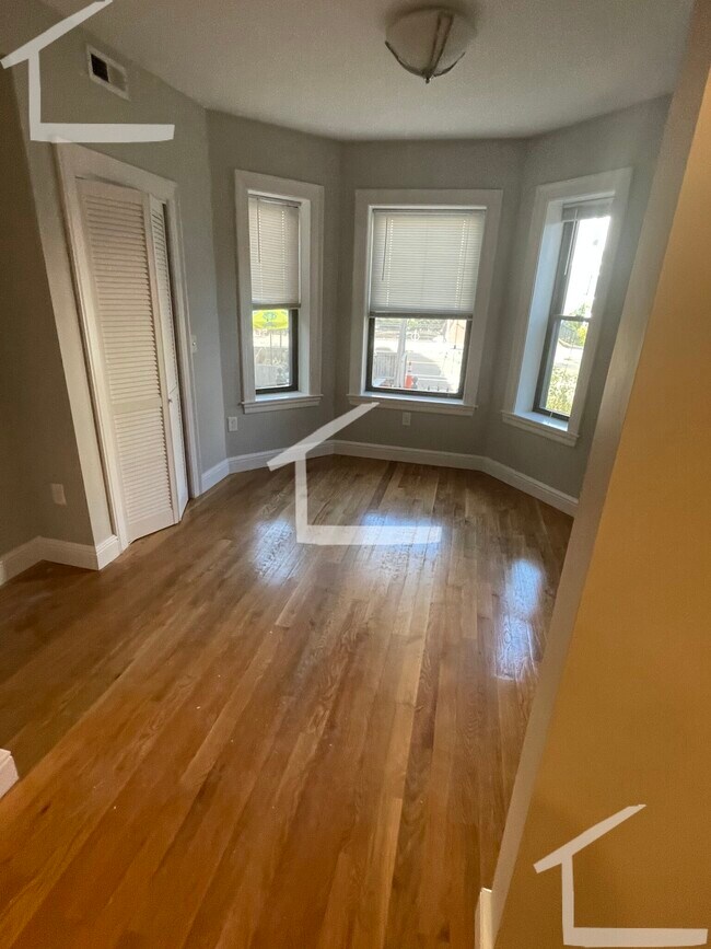 900 Massachusetts Ave unit 1, Cambridge, MA 02139 - photo 6
