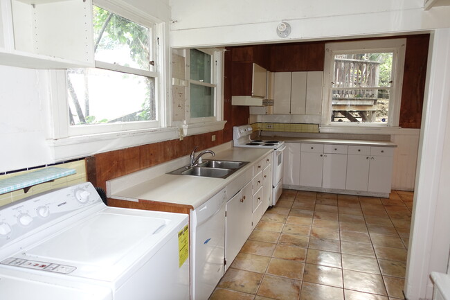 2401 Prospect St, Berkeley, CA 94704 - photo 5