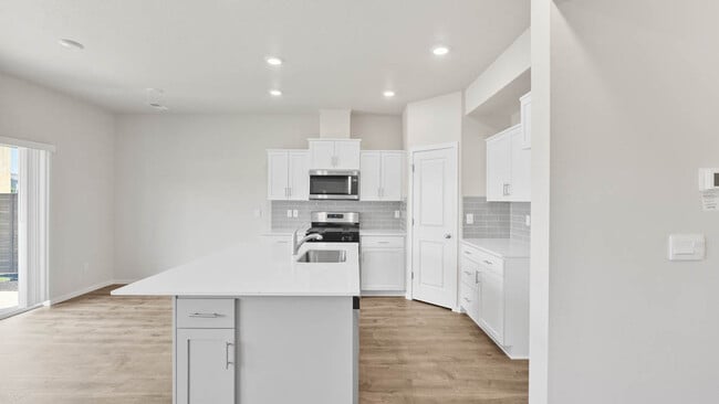 20596 Button Brush Ave, Bend, OR 97702 - photo 7