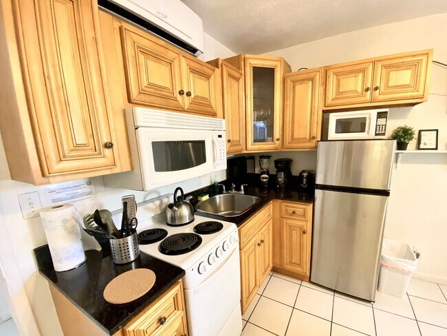 322 Oregon St unit FL1-ID1034669P, Hollywood, FL 33019 - photo 7