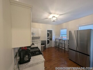 27 Bourneside St Unit 1, Boston, MA 02124