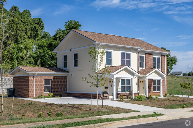 Newly build housing can be find in various areas of the Hollins neighborhood.