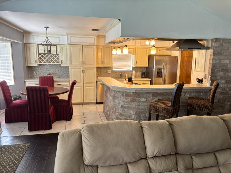 9319 Rentur Dr unit 9319 Shared 1, Houston, TX 77031 - photo 1