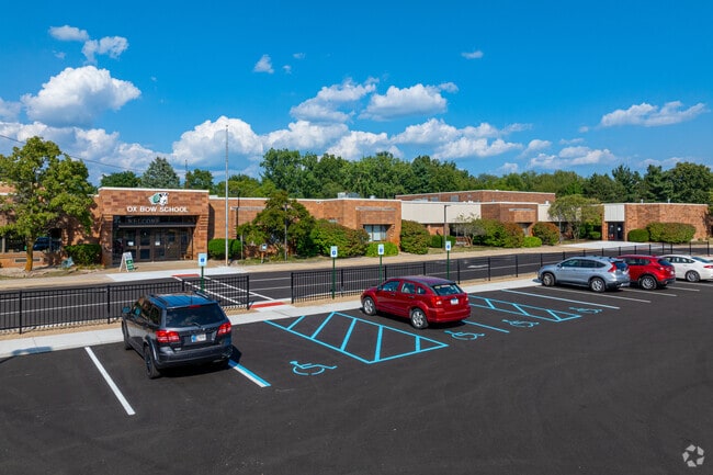 Concord Ox-Bow Elementary School has a student-teacher ratio of 15 to 1.