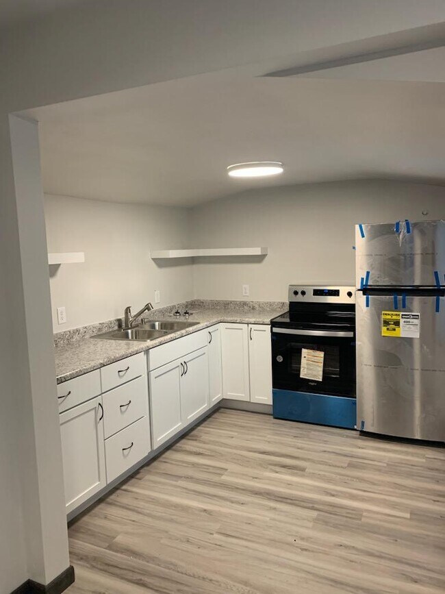 409 S Madison Ave, New Underwood, SD 57761