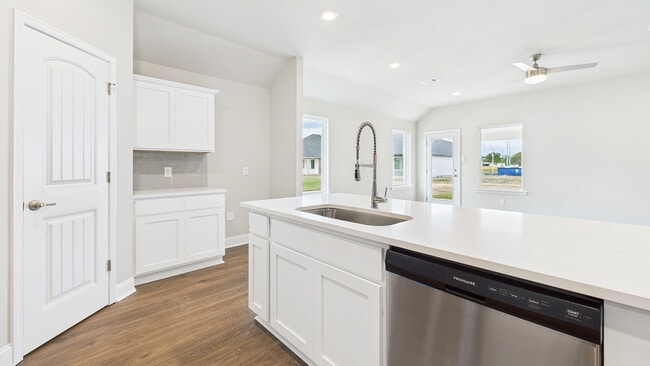 111 Yonkers Dr, Lafayette, LA 70507 - photo 7