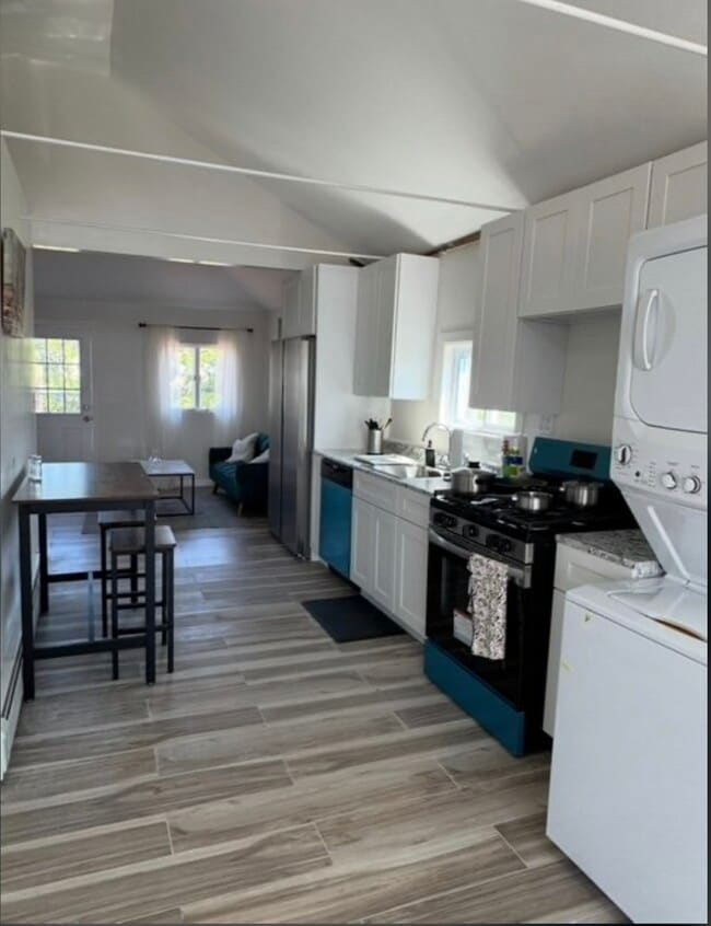 9924 Russell St, Howard Beach, NY 11414