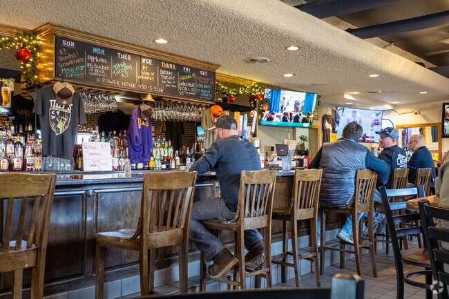 Tilly’s bar in Oronoco offers drinks and a relaxed atmosphere for local gatherings.