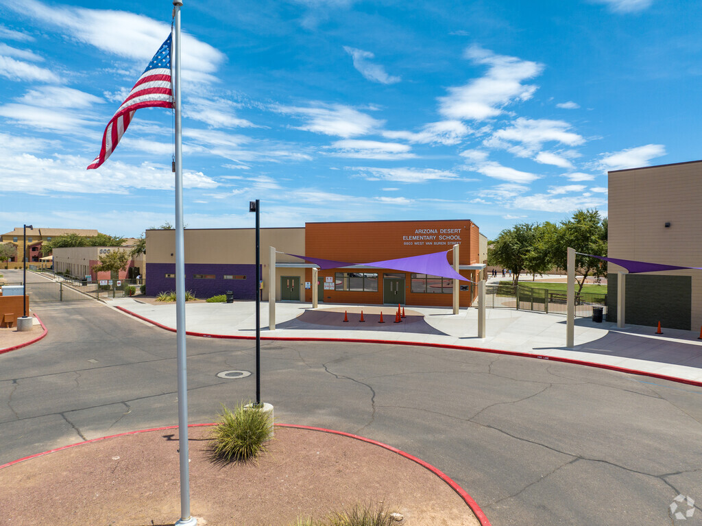 Arizona Desert Elementary School has great teachers that help the Tolleson youth.