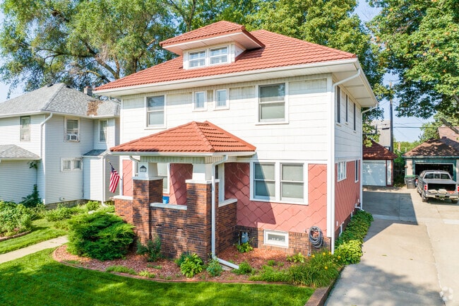 Classic American Foursquare homes are found throughout Clairemont Heights.