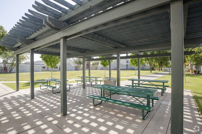 Architectural Elements Pergola-1